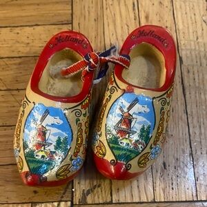 Holland Kids Wooden mini Clogs - Red and Yellow decritive